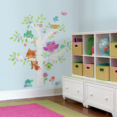 Woodland Waldtierkinder im Baum Wandbild - RoomMates for KiDS