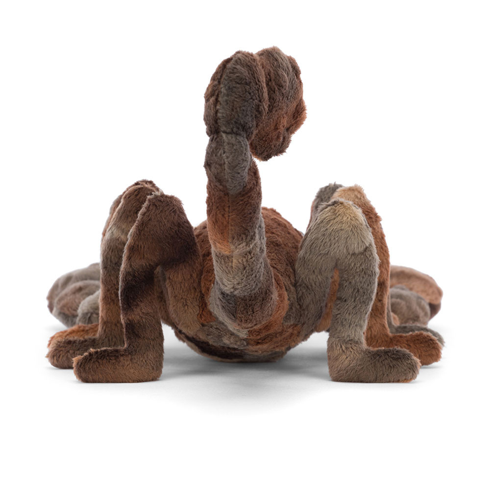 Jellycat Kuscheltier Skorpion Simon Scorpion, Rückansicht mit hoch erhobenem geringeltem Schwanz