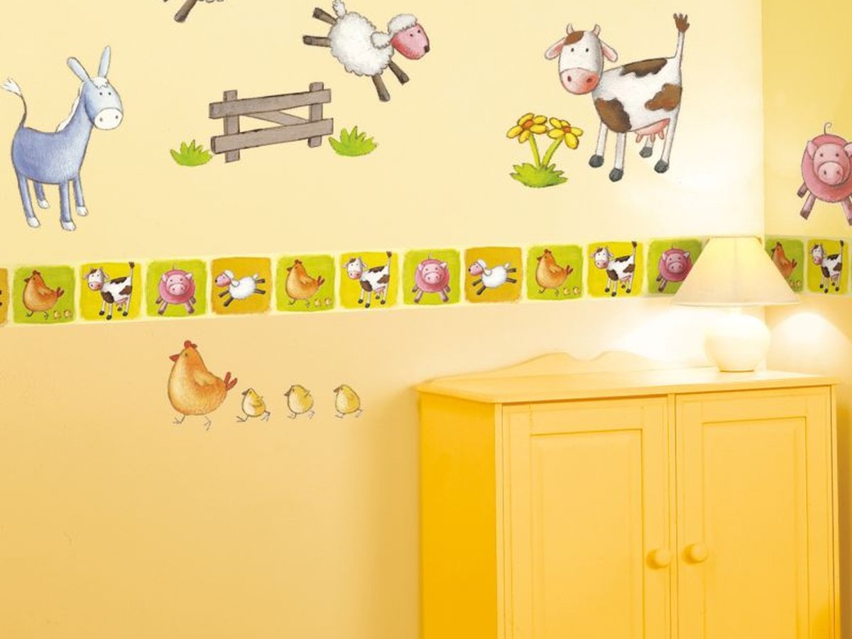 Kinderzimmer mit Bauernhof-Wandstickern und Bordüre von Decofun